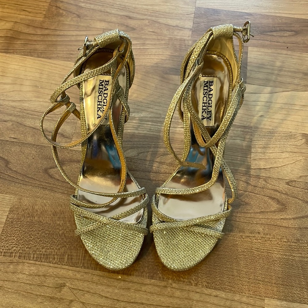 Preowned worn Badgley Mischka Heels Size 5.5 Color Gold no box